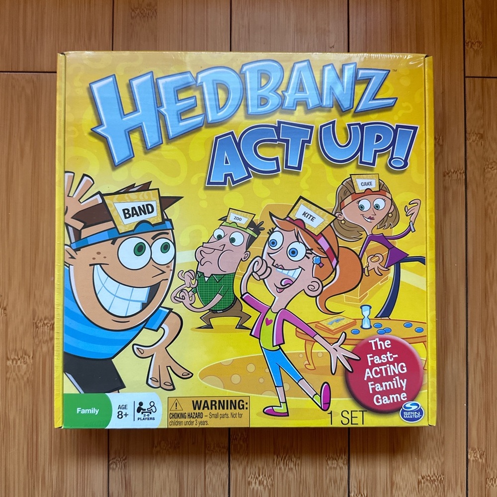 NWT Hedbanz Act Up! Board Game